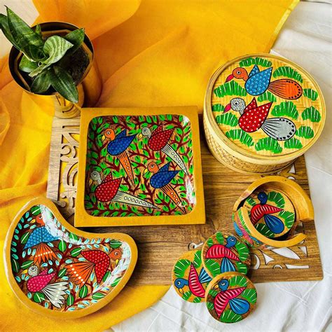 Buy Hand-Painted Pattachitra Chiraiya Wooden Hamper | Set Of 4 Online On Zwende