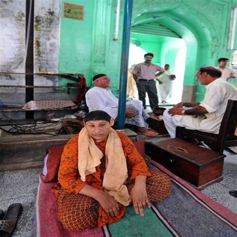 पाकिस्तानियों का एक और घिनौना रुप आया सामने, बच्चों के साथ ऐसी बर्बरता ...