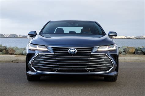2022 Avalon Bids Farewell With Class, Adds SE Hybrid Nightshade Edition - autoevolution