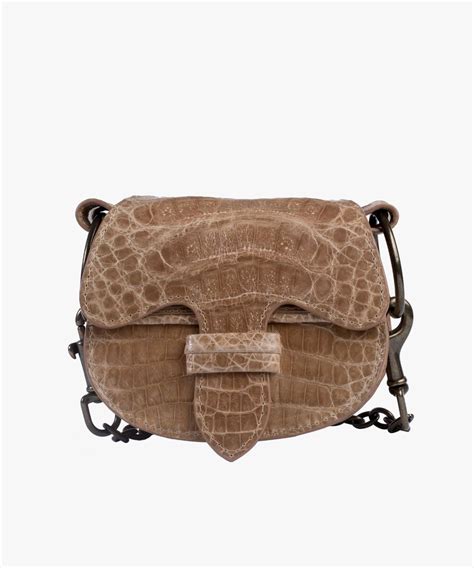 La Morenita in Crocodile – Adriana Castro