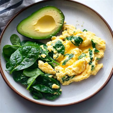 Scrambled Eggs with Spinach and Avocado (The #1 Creamy Trick ...