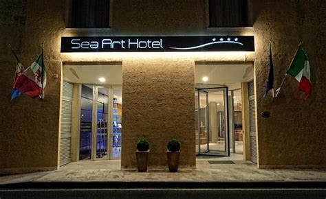 SEA ART HOTEL (Vado Ligure) - Hotel Reviews, Photos, Rate Comparison ...
