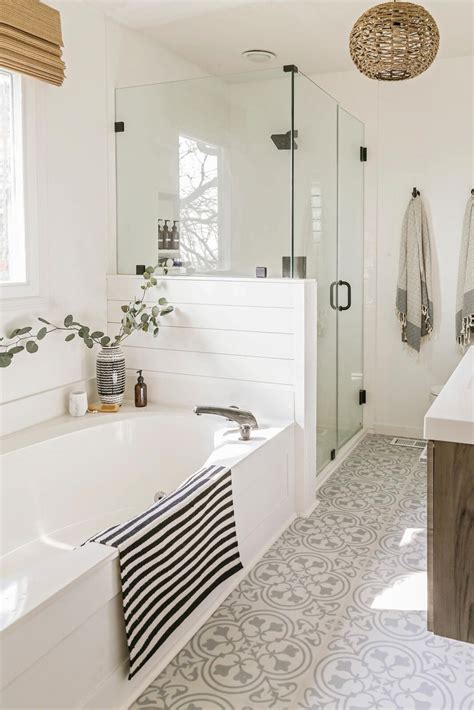 16 Bathroom Floor Tile Ideas to Transform a Small Space