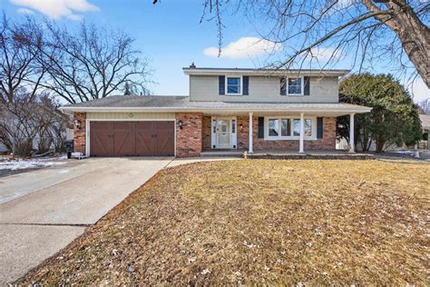 1017 N Bay Ridge Rd, Appleton, WI 54915 | Homes.com