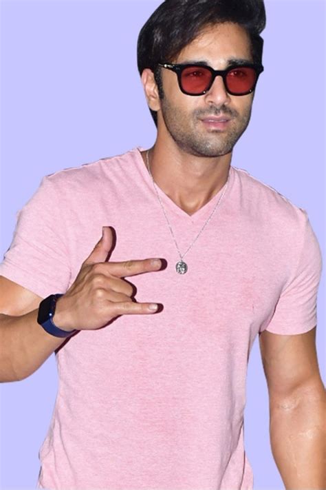 Pulkit Samrat’s Bio, Age, Relationships, Latest Buzz, Photos & Videos