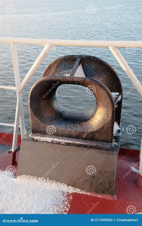 Mooring device, bulwark stock image. Image of boat, hole - 217549063
