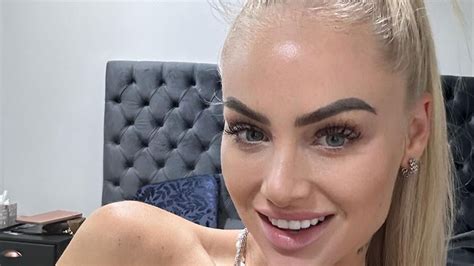 Alisha Lehmann labelled 'absolutely gorgeous' as glamorous Aston Villa star shows off tan lines ...