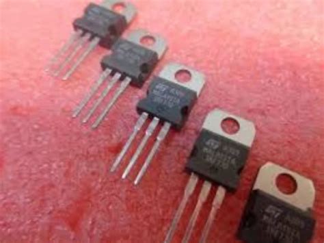 Power Transistor - LM2574 REGULATOR IC Wholesale Trader from Mumbai