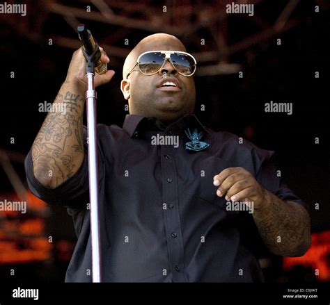 Gnarls barkley hi-res stock photography and images - Alamy