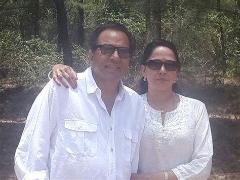 Even 'He-Man' of Bollywood can't face wife's wrath! Dharmendra ...