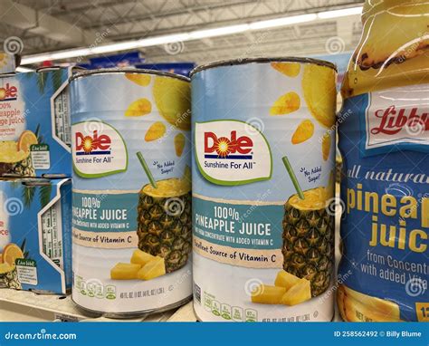 Grocery Store Dole Pineapple Juice Cans Editorial Photography - Image ...