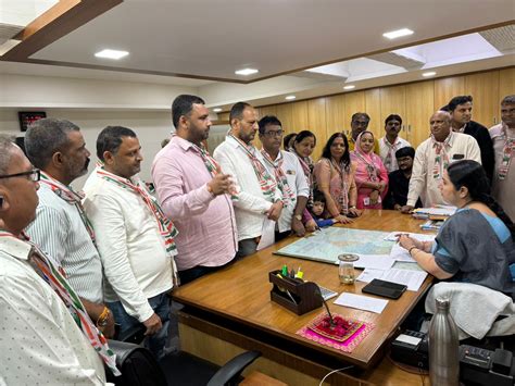 In Himmatnagar, the Congress submitted an application to the District ...