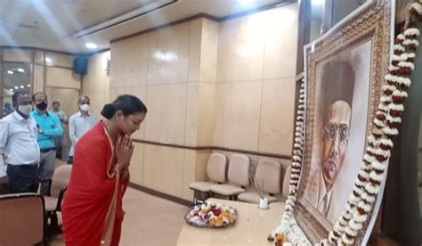 Actor Rupa Dutta arrested for theft at Kolkata book fair