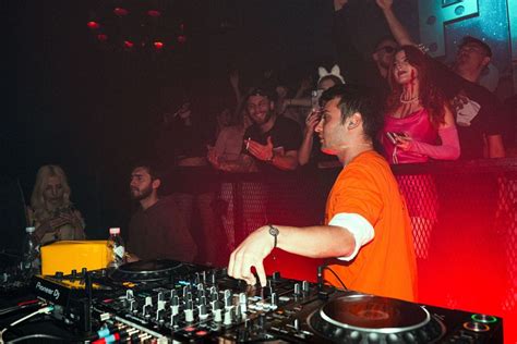 Techno Dance Party 的图像结果