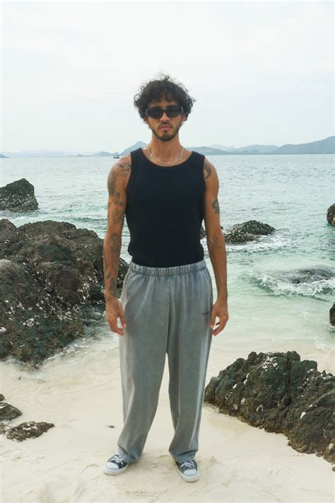 Mens's Loose Fit Pants