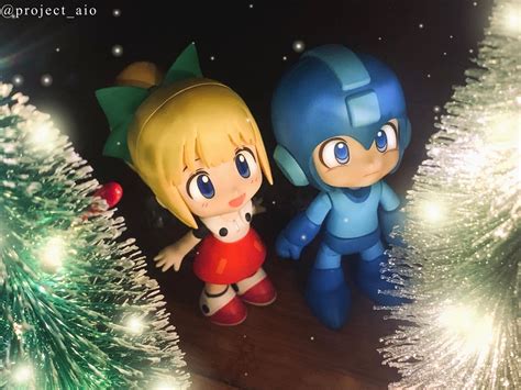 Late Merry Christmas from Megaman and Roll! (nendoroid) : r/Megaman