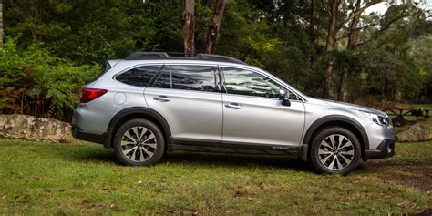 2016 Subaru Outback 2.5i Premium Review - photos | CarAdvice