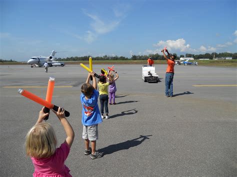 Mrs. Griffies' Kindergarten Class: Auburn University Regional Airport