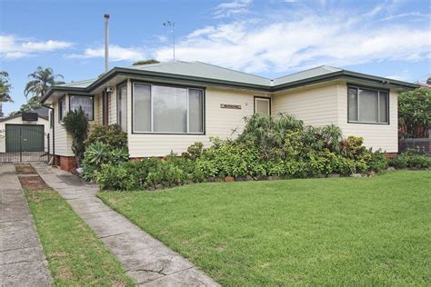 51 Grantham Road, Seven Hills NSW 2147 - House For Rent | Domain
