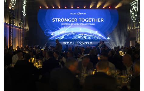 Ponad 170 uczestników wzięło udział w corocznej Konwencji Dealerów ...