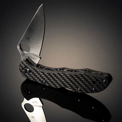 Spyderco Delica 4 Carbon Scales