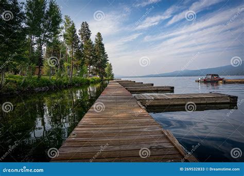 Long Walk Boat Dock, Diamond Lake Editorial Stock Photo - Image of ...