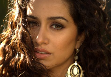 Shraddha Kapoor happy to work with Nitesh Tiwari, Sajid Nadiadwala ...