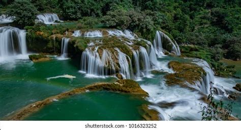 High Resolution Waterfall 的图像结果