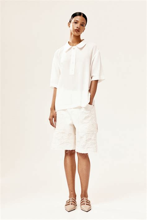 Sheer crêpe polo shirt - Cream - Ladies | H&M IN