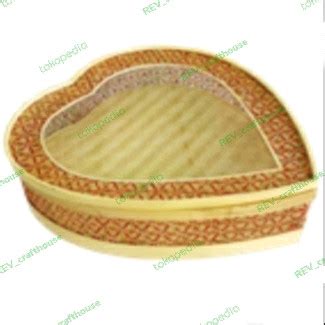 Jual KERAJINAN ANYAMAN BAMBU TEMPAT KUE HATI (TUTUP MIKA) KHAS ...