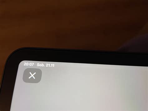 iPad Pro 12.9 2018 - white discoloration around the edge of the screen ...