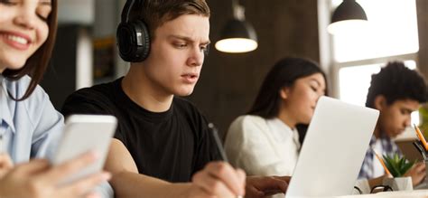 Busy Students 的图像结果