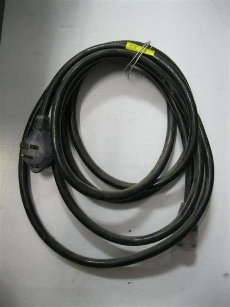 HEAVY DUTY 220V EXTENSION CORD