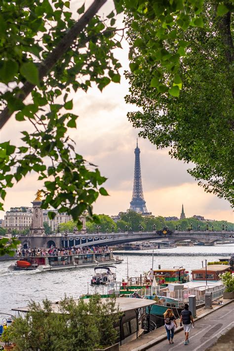 15 EXCITING Facts About The Eiffel Tower (You May Not Know!)