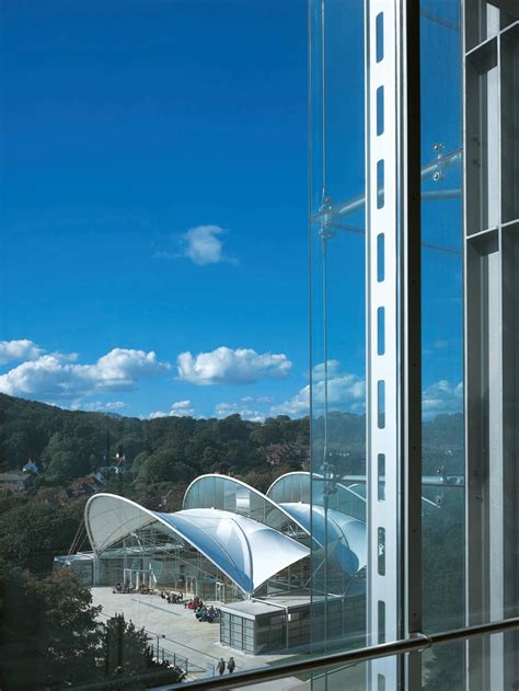 British High-Tech Design 的图像结果