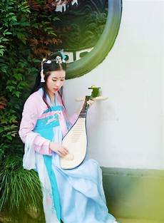 bellezza timida cinese di in hanfu antico bellezza timida cinese di in hanfu antico