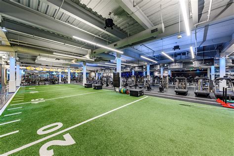 Gold's Gym Long Beach - 75 Aquarium Way Long Beach CA 90802 - Gym.com