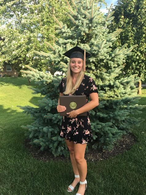 Zara Fournier on LinkedIn: Two weeks ago I graduated from BGSU with my ...