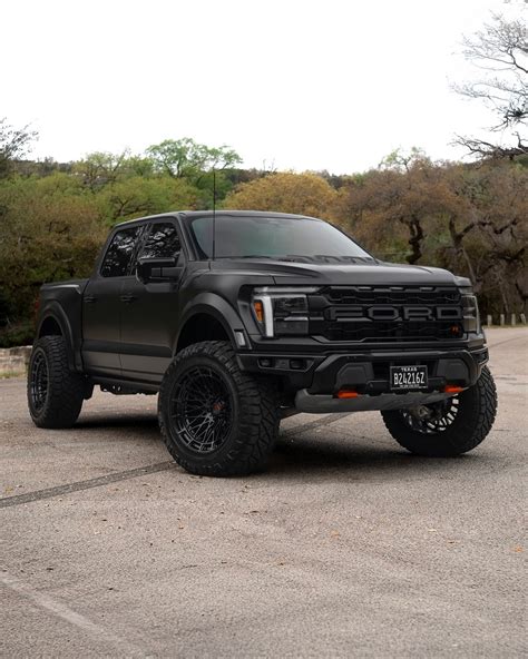 Satin Black Ford F-150 Raptor R on Gloss Black Wheels Doesn't Shine Brightly, And It's OK ...