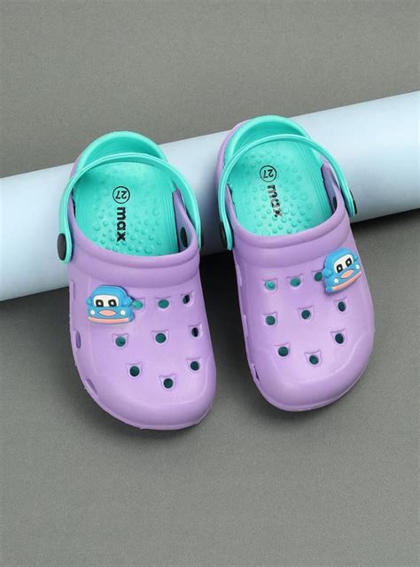 Buy Girls Charm-Detailed Clogs Online at just Rs. 399.0 - 1000013143666 ...