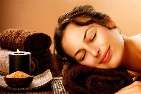 Roshini Spa-Body Massage Center in New Town, Kolkata.