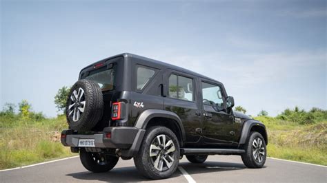 Mahindra Thar Roxx 4x2 diesel automatic real-world range & performance ...