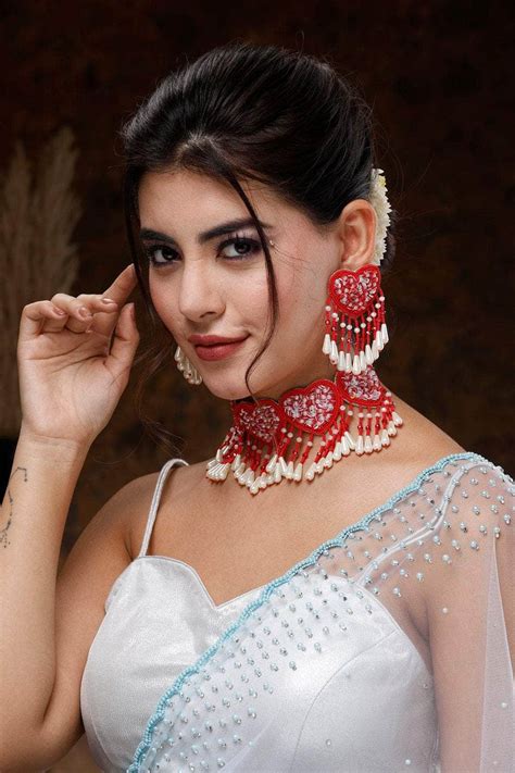 Heart Shaped Pearls Beaded Red Colored Handcrafted Contemporary Choker