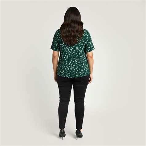 Floral Textured Knit Button-Front Everyday Top – CALAE