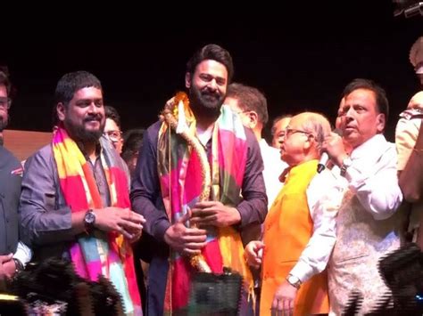 'Adipurush' star Prabhas attends Dussehra celebrations at Red Fort ...