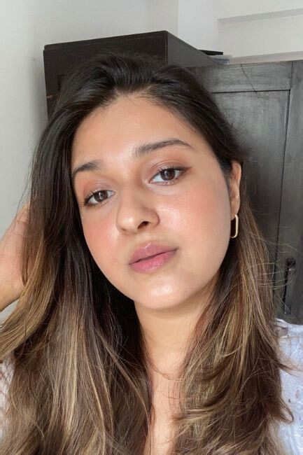 Skin Stars: The New Crop Of Skinfluencers You Need To Bookmark For 2022 ...