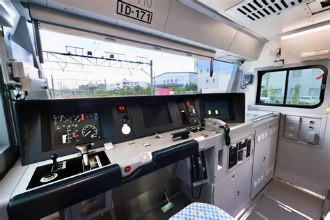 りんかい線の新型車両「71-000形」お披露目 | 話題 | 鉄道新聞 - 鉄道ニュース・子鉄イベント情報