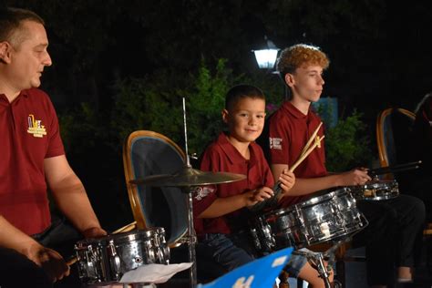 Novosti.rs | Galerija | KONCERT MLADIH MUZIČARA U KIKINDI: Omladinski ...