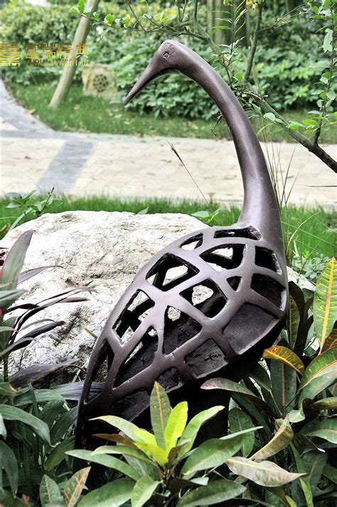 不锈钢仙鹤动物雕塑-宏通雕塑