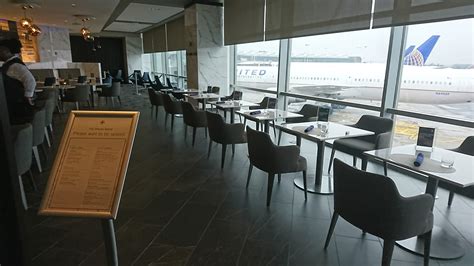 Brand New United Polaris Lounge at New York EWR - modhop.com